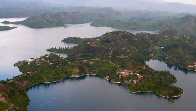 Touring Rwanda's Lakes And The Wildlife