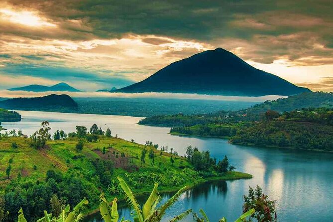 1 Day Twin Lakes Rwanda Tour from Kigali